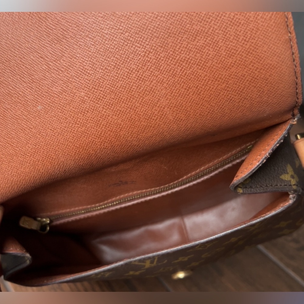 LOUIS VUITTON St. Cloud - Picture 3 of 7
